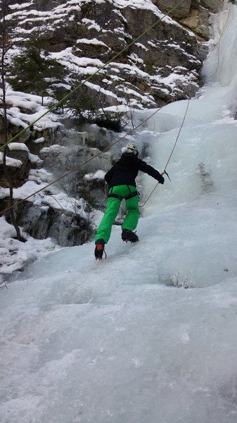 Guiides_com's tweet photo. ICE CLIMBING A FROZEN WATERFALL - Guiides Journal https://t.co/IczPOnGelc https://t.co/RMx1GrtZBv