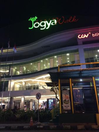 OFFICIAL MADRIDISTA JOGJA tweet media