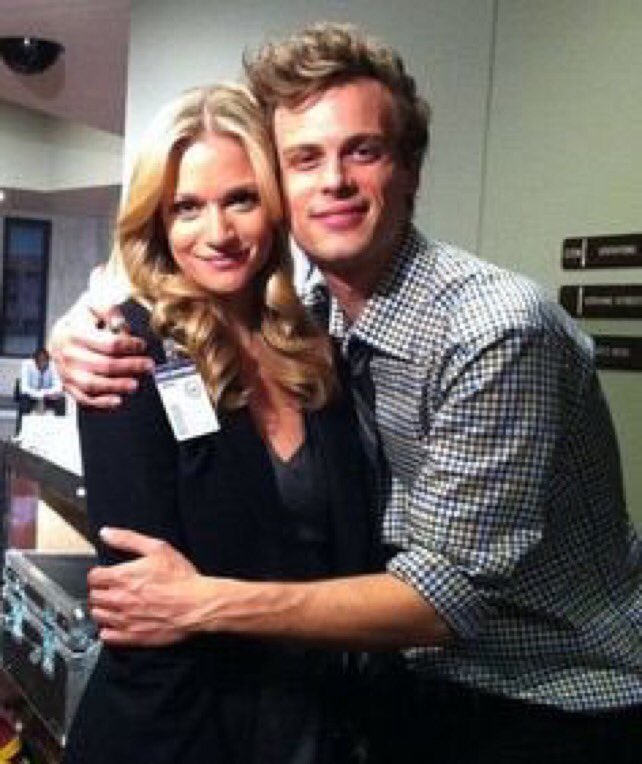 JJJennfierJj's tweet photo. I love getting hugs from him https://t.co/mmrK0dcQCf