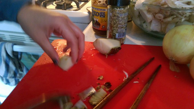 Just harvested some fresh White Ginger from the garden for my personal chef girlfriend @CookieDiplomacy