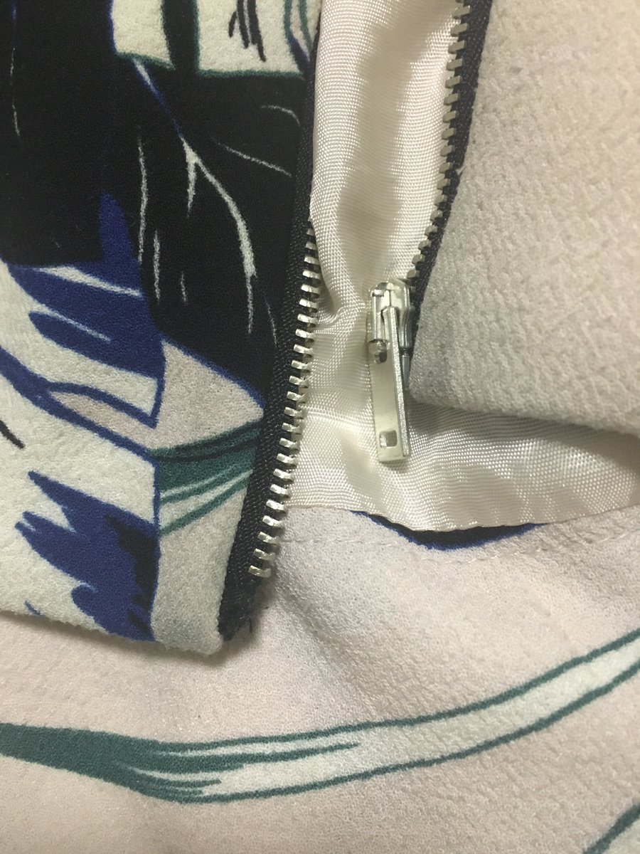 BeccsKate's tweet photo. Bought this jacket in Singapore. Zip broke after 1 mth. Refused an exchange as I'm in Oz. How to resolve plz @ZARA? https://t.co/zbaY1ZRKHw