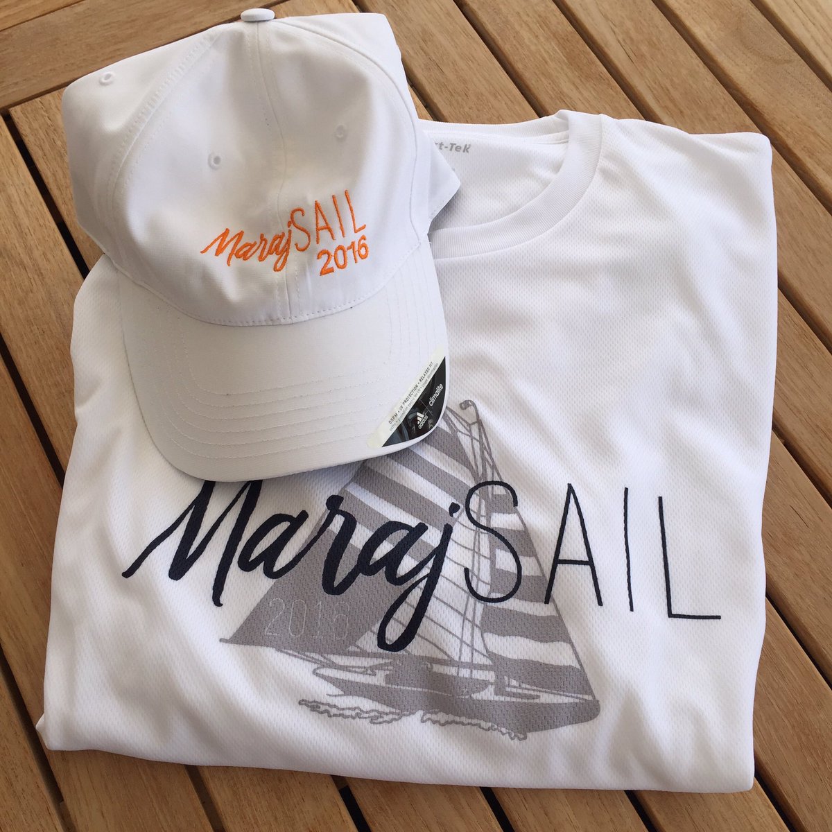 hmaraj's tweet photo. Many thanks to @logoups personalized sailing gear! @MooringsYachts #captaincosmo #bequia #tobagocays @MustiqueMan https://t.co/MA2l8gxbG5