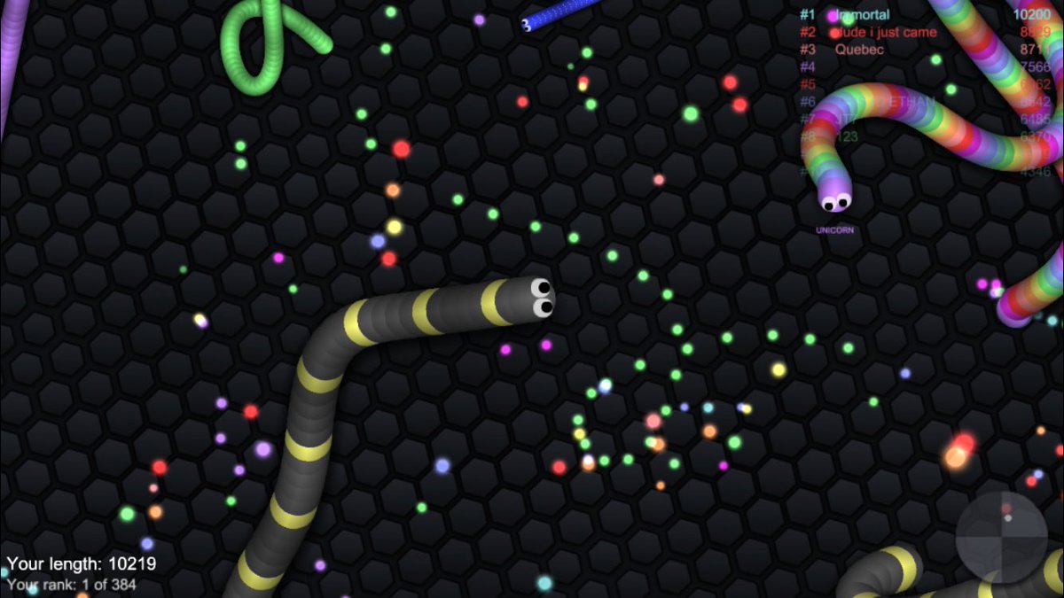 Repoweredz's tweet photo. 1st place on slither.io https://t.co/681eytawd7