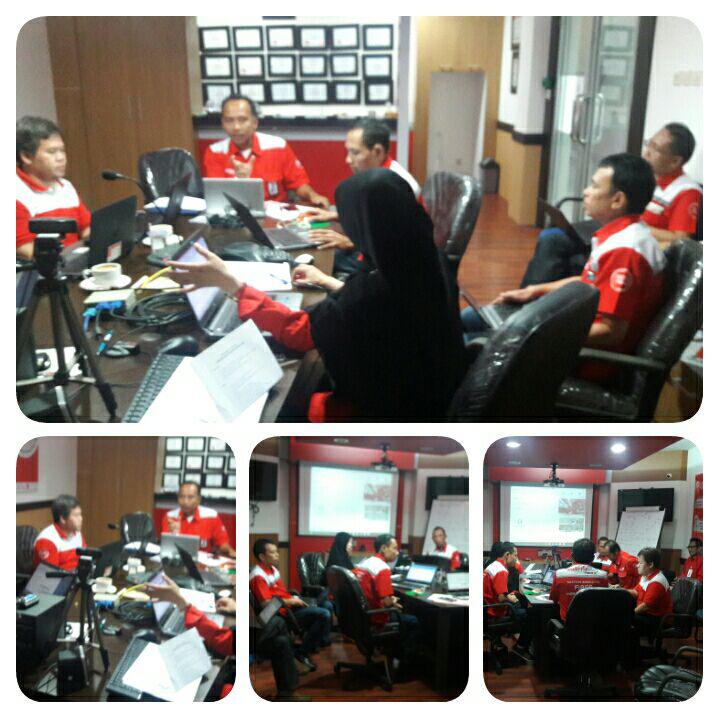 <a href="/parwi66/">Parwi</a> <a href="/_funtastic5_/">Funtastic5 TR5</a>  #MTRTREG5 #SOLID #RASIO #WAR-E Witel NTB, di Ruang Rapat War Room..