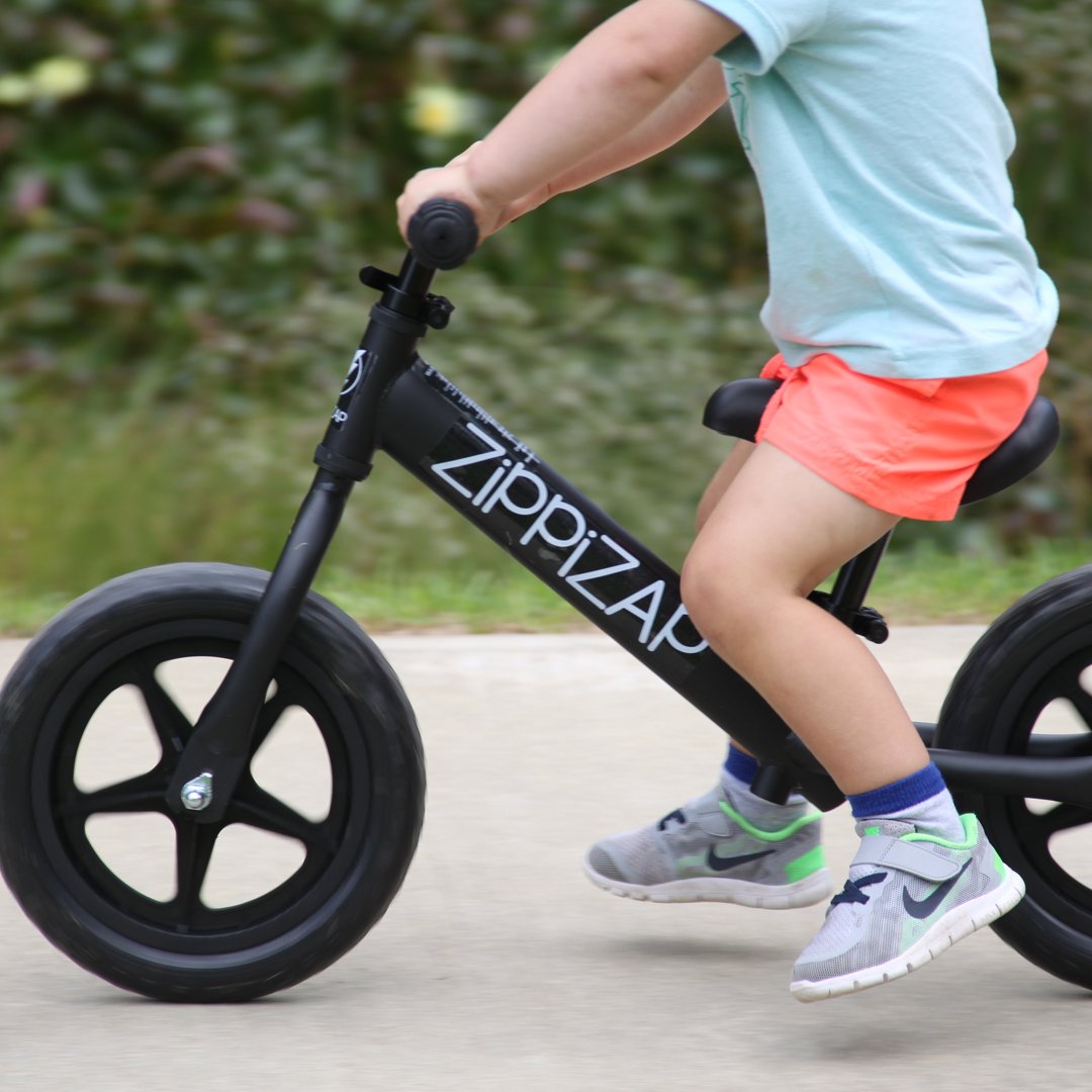 Zippizap_uk's tweet image. This sweet bike has been our best seller since the new ZZ02 model arrived. Check it out in for motion. #balancebike