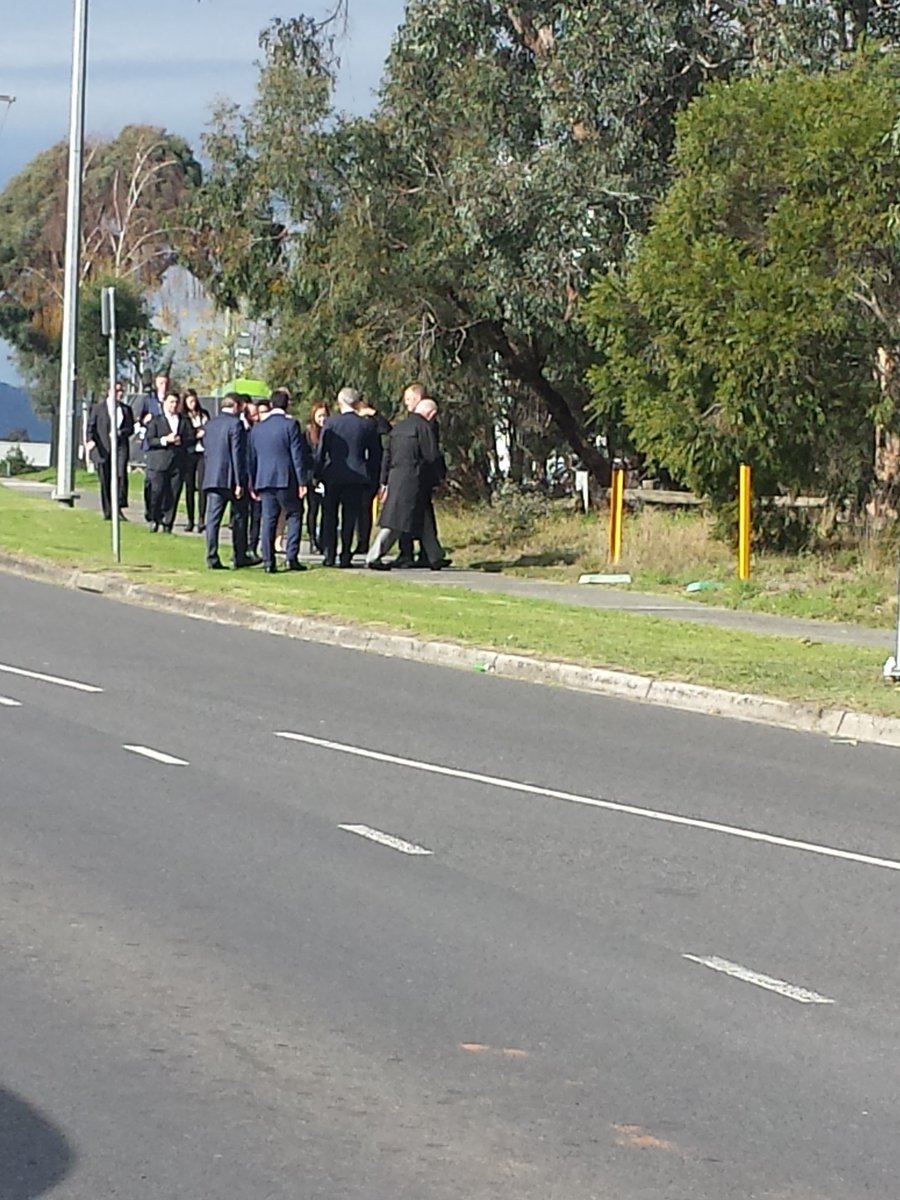 DashBois's tweet photo. Nice shot if the back of @TurnbullMalcolm 's head #auspol https://t.co/AF8740Wz51