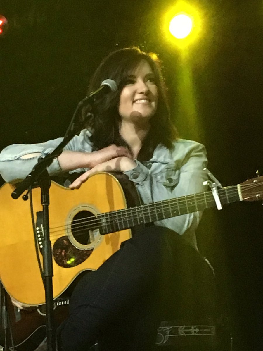alyssa_lucero's tweet photo. @TheBrandyClark you did awesome tonight!!! #NewFan #985Kvoo #5ManJam https://t.co/LXXPhxJKVa