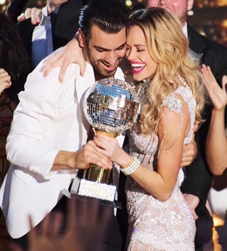 BurgatroydFan's tweet photo. โค๏ธโค๏ธโค๏ธ
#TeamRedefiningDance
@PetaMurgatroyd
@NyleDiMarco https://t.co/PkTTSDIx5T