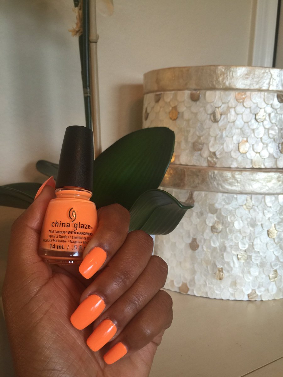 theKGlifestyle's tweet photo. Loving this new bright color from @chinaglaze called โNone Of Your Risky Businessโ #KGonNails ๐
๐พ #SpringTimeNails https://t.co/v7Ui9n3CVx