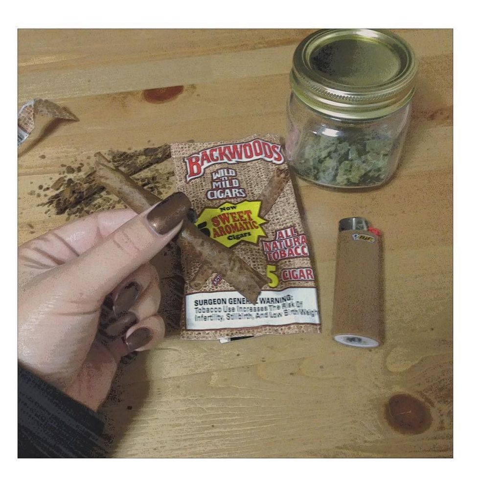 warriorsselfie's tweet photo. Who got scissors for my #wood #GoWarriors #backwoods #beforethecomeup #smokewithme #relaxing #AllTheWayUp #idgt #st… https://t.co/NkUM6vPypc