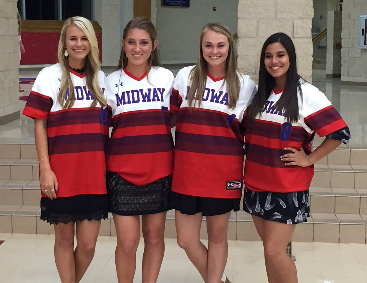 midwaysoftball1's tweet photo. One last picture of our 2016 Seniors! Best of luck as you graduate HS and move on to college!! #KGPT https://t.co/RzJlisspz8