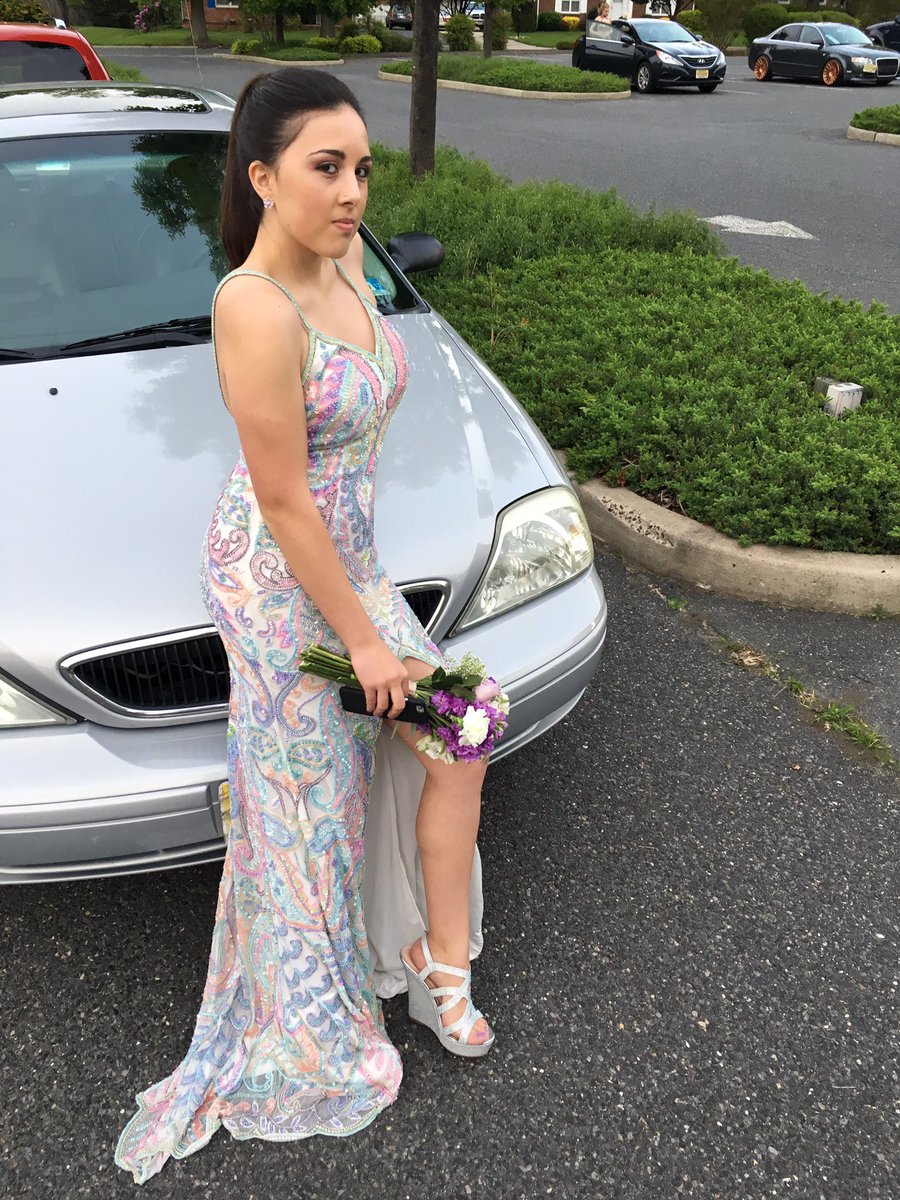 When she try's to flex on a Mercury as a joke but it actually turns out good #Maybelline #💪🏼 #FEK