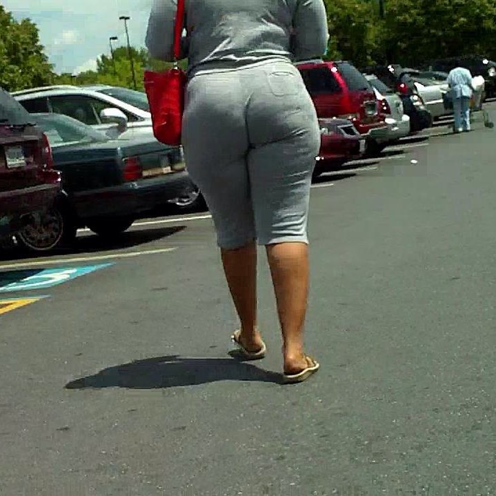 LooseBootyNewz's tweet photo. #bbw #cellulite #spandexass https://t.co/iuDqIOl2Vq