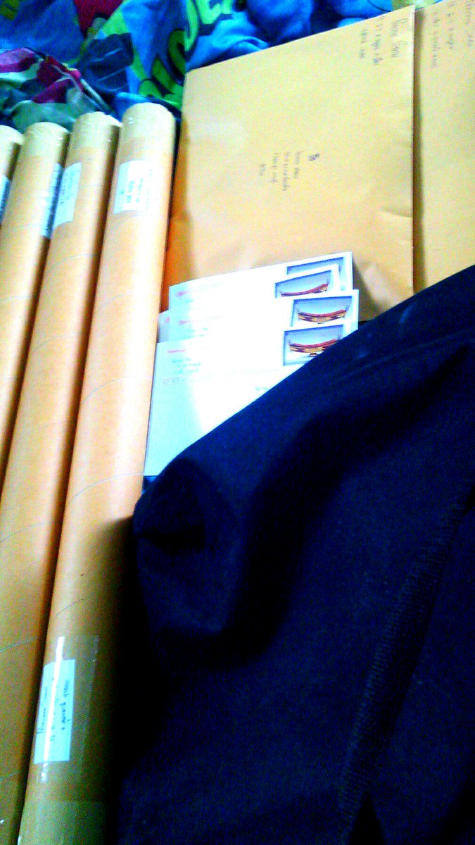 KPOPsHoP001's tweet photo. อัพเดทจ้า แอดกำลังจะไปส่งของนะคะเดี๋ยวทำธุระเสร็จทานข้าวเสร็จจะมาแจ้งเลขแทรคนะคะ #PrincessSnow https://t.co/UnEFbOxyIC