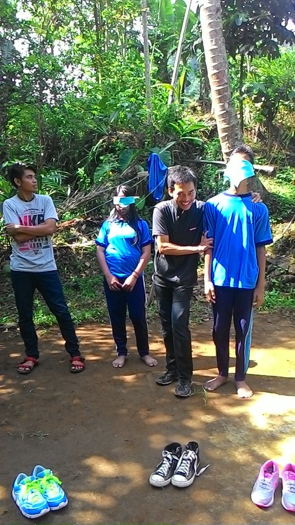 Yuk fasilitasi kegiatan #PendidikanLingkungan #REPLING. Mau terlibat? Gabung #Relawan4Life relawan4life.wordpress.com/pendaftaran-re…