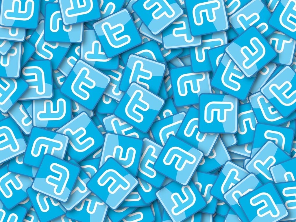 thenerdstash's tweet image. #Twitter Loosens the Leash on 140-Character Limit #TwitterChanges bit.ly/1NLyvGD