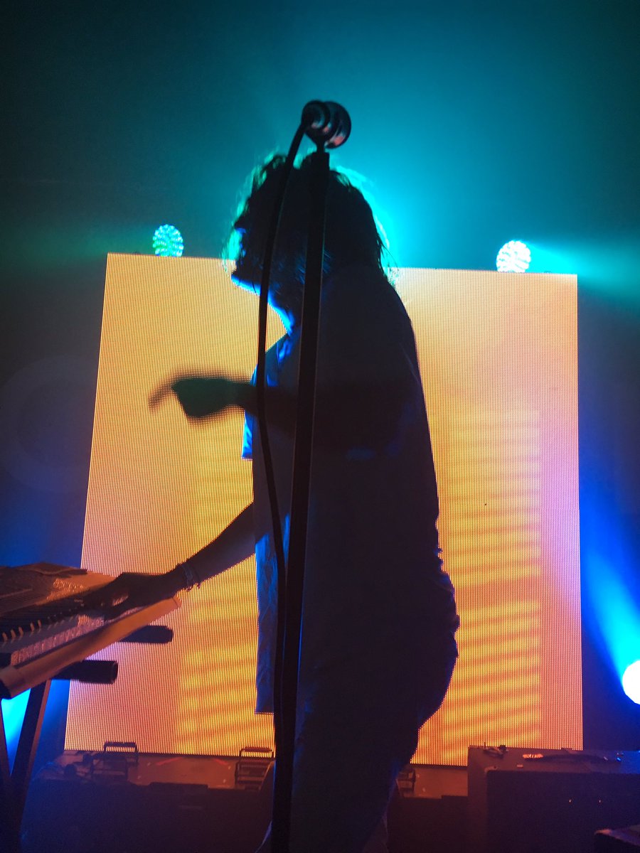 4everLANY's tweet photo. pjk aesthetic : #makeouttour https://t.co/T1ylRrE6tH
