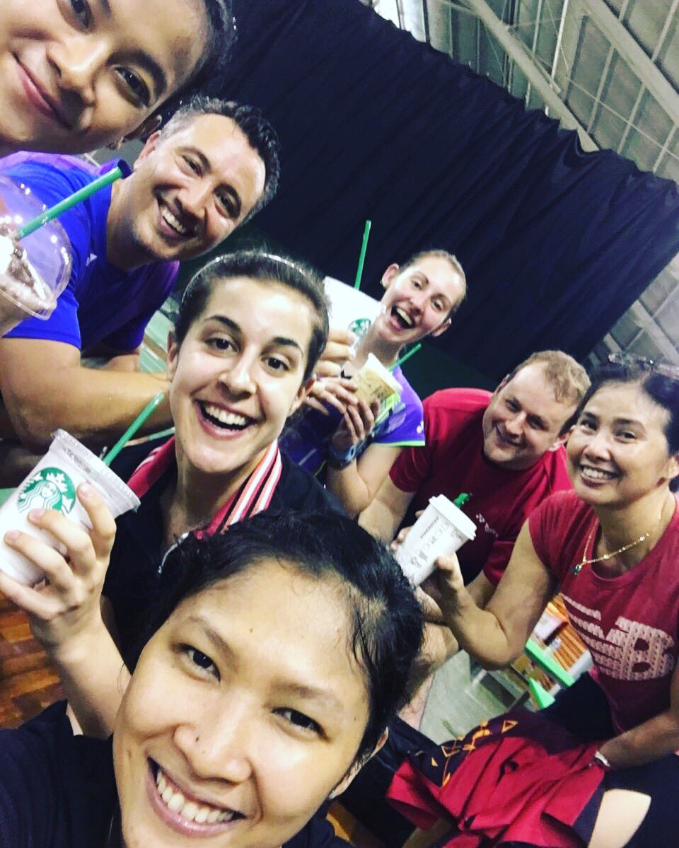 CarolinaMarin's tweet photo. Funny moments in the training😄 losers pay a starbucks for winners 😜✌🏼️ #indonesia #training #goodpeople #lovepeople https://t.co/db1UbZKXJS