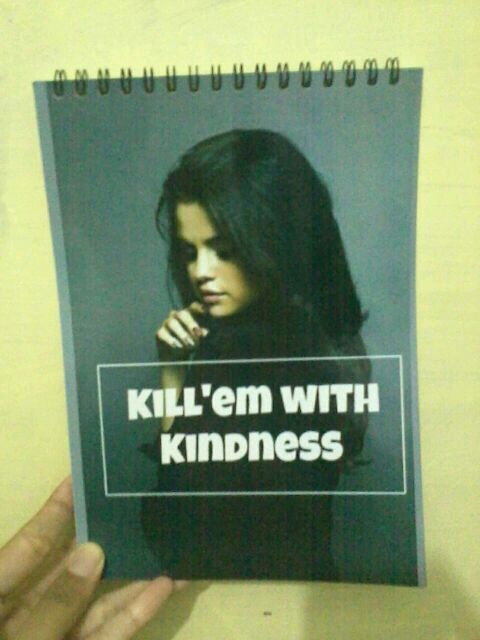 SelenatorINA's tweet photo. Ini dia hadiahnya  :) :) https://t.co/Jfao1G8fic