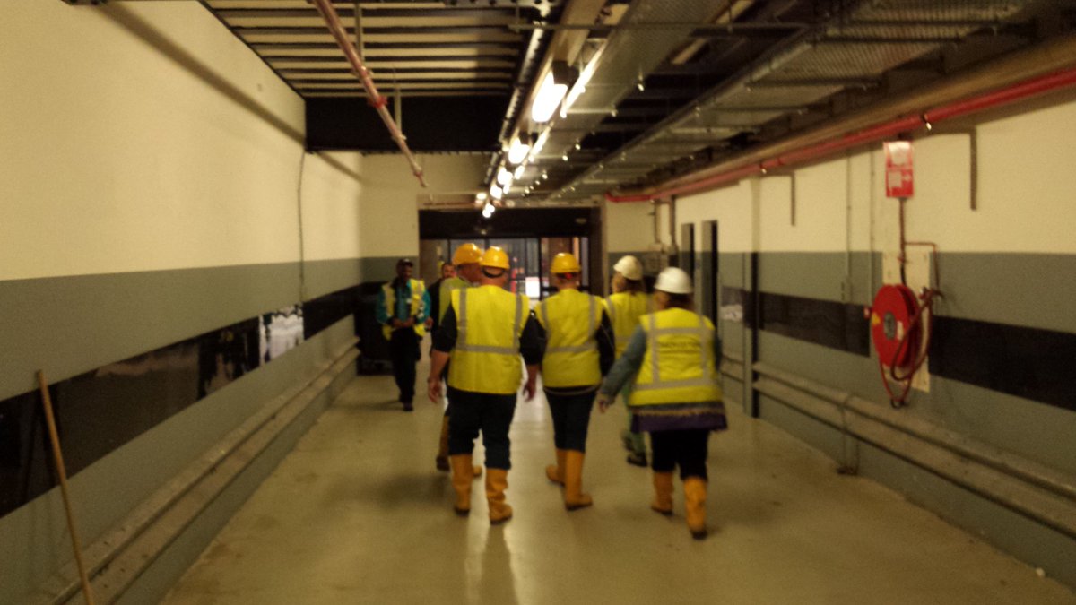 Frank_nl's tweet photo. Rondleiding op Amsterdam Centraal: de service tunnel.  #swd16 #spwd https://t.co/6er9bM4Vw9
