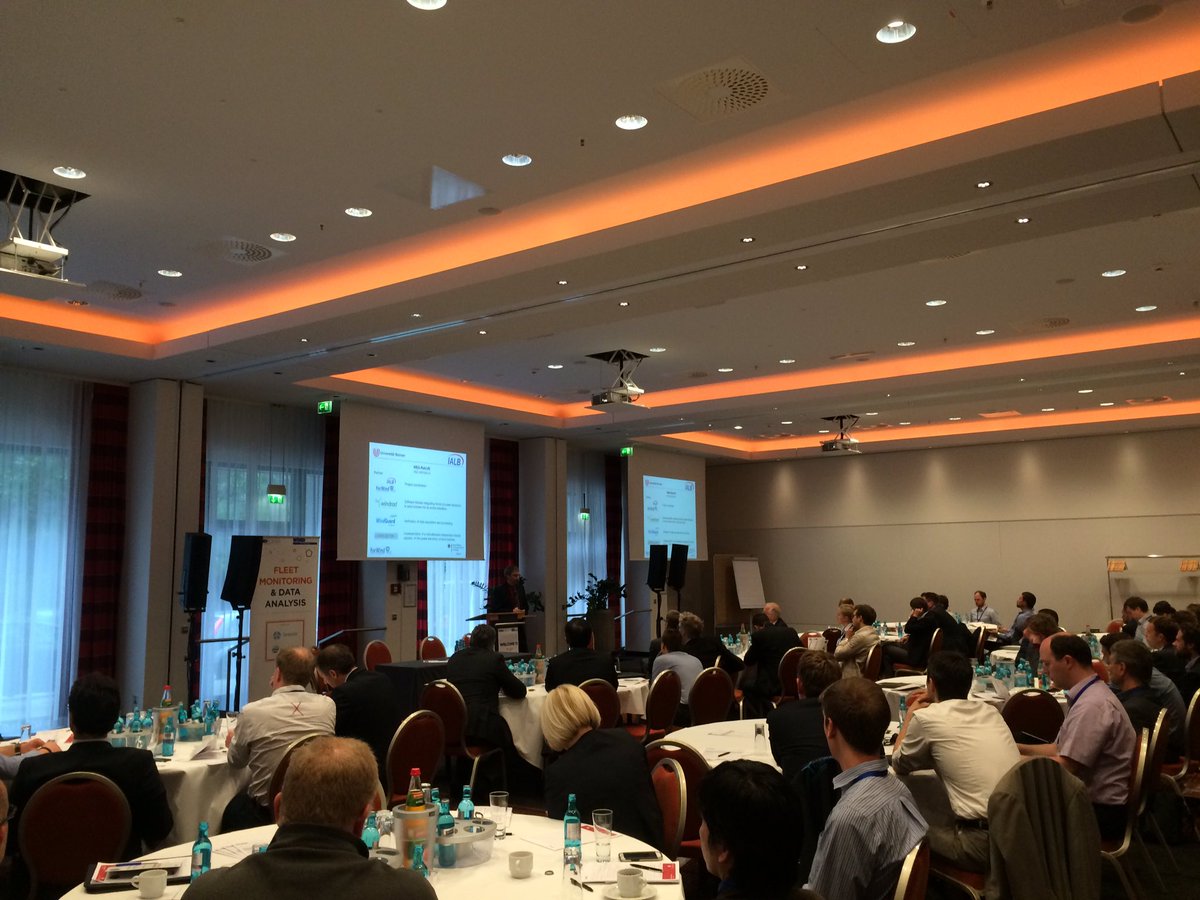 Carles_'s tweet image. Wind Turbines and data! What else? Chairing the day  at #windDataForum 2016  🎉🎉