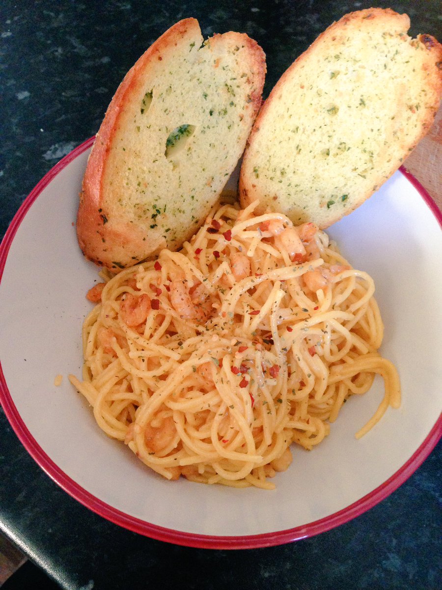 LovelaughliveJp's tweet photo. shrimp &amp; pasta yes I know garlic bread but it's a bout healthy balance not restriction also used  gluten free pasta https://t.co/kxWJaoOjM9