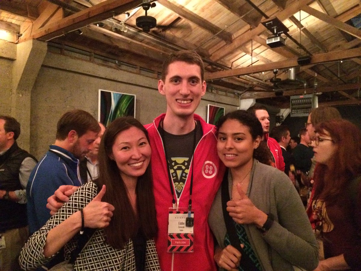 AyunasCode's tweet image. Awesome night at @signalconf with @Mad_Wander & @eddiezane #AccessCode #SF @C4QNYC #signalconf