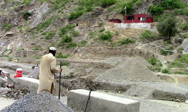 SyedIHusain's tweet image. Barbed wire closure,
Tourkham Border
Now #AngoorAdda 
#PakAfghanBorder