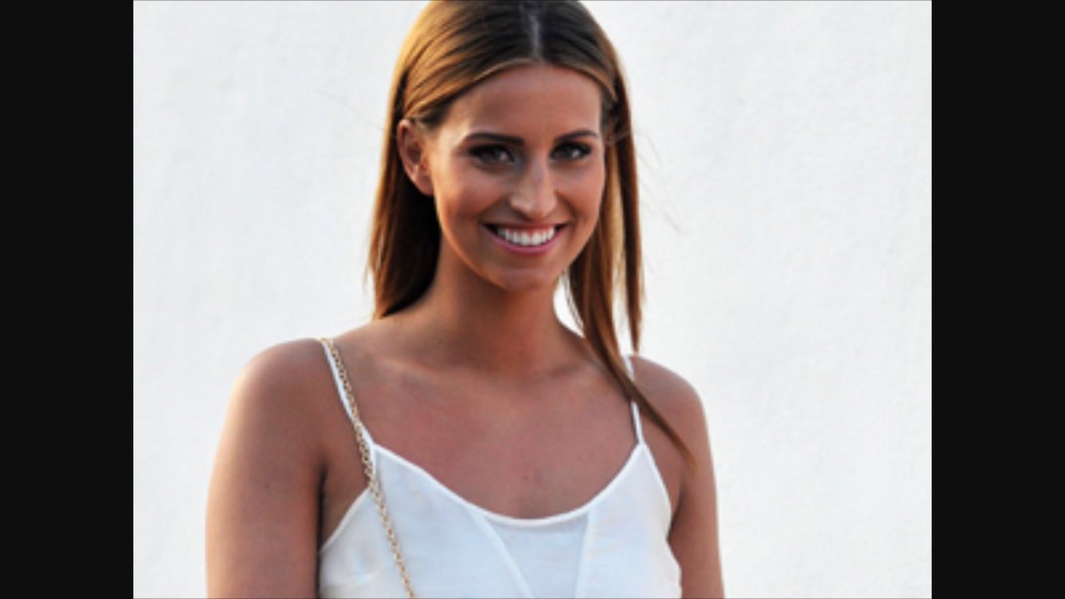 The_House_Fly's tweet photo. My Mrs went out on Saturday &amp; lost her voice👍🏻.
It's now coming back and she sounds just like @fernemccann yeeessss😍 https://t.co/LYq2q57lvk
