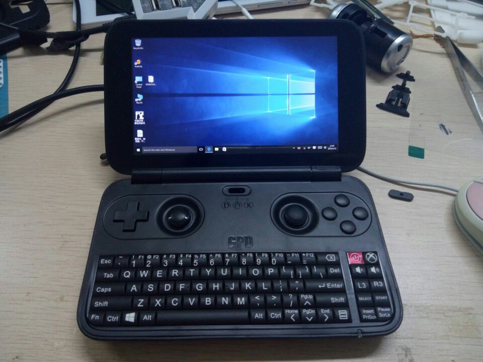 GPD Windows, future console portable sous W10 - Page 2 CjSFH6wWYAEQJBi