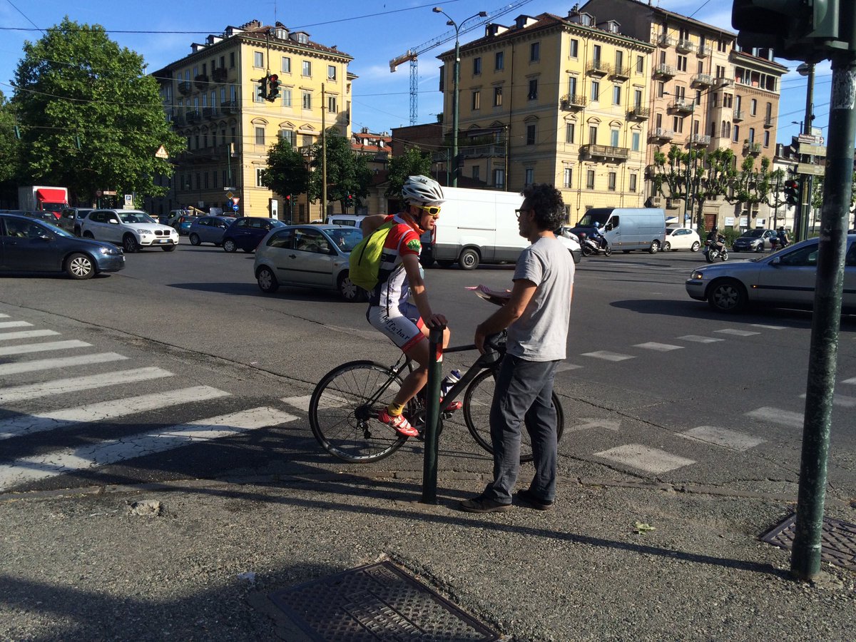 beppepiras's tweet photo. Colazione del ciclista, si ripete! Oggi siamo all'Arco del Valentino. Grazie ciclisti! #unaltravelocita è possibile https://t.co/iZ0emA0iLI