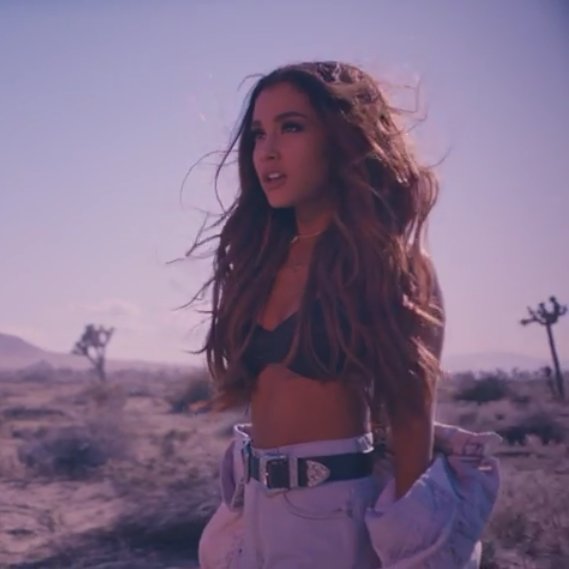 jamkafka's tweet photo. A little bit dangerous ♡♡♡ #IntoYouMusicVideo @ArianaGrande https://t.co/u9qUPcY3HG