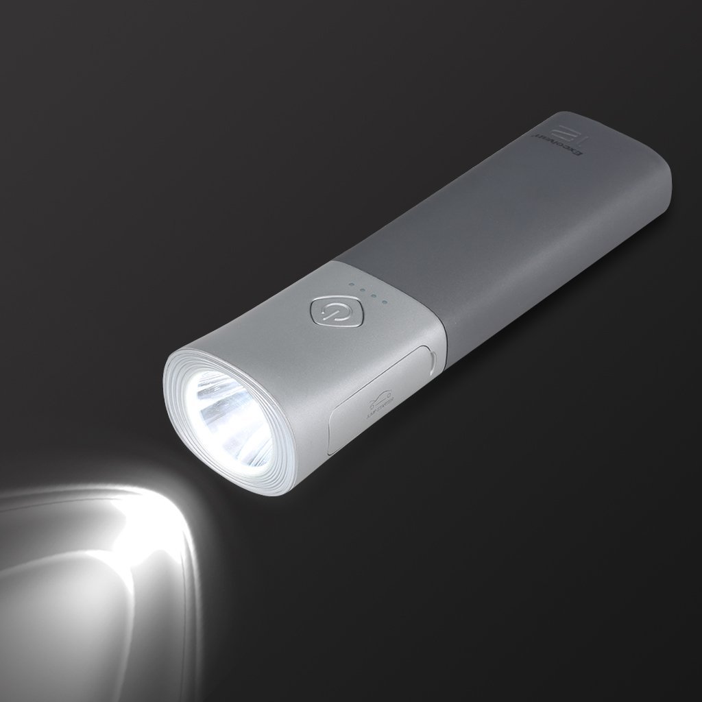 Jump_starterCar's tweet image. @Jump_starterCar 300meters flashlight car jump starter # phone charger # hammer