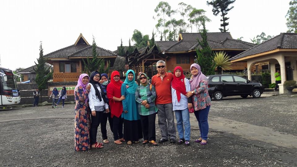 robysadri's tweet photo. Perpisahan SMP Tulus Bhakti Ciwidey and Kawah Putih 22-23 Mei 2016 https://t.co/CL55HzAgxf