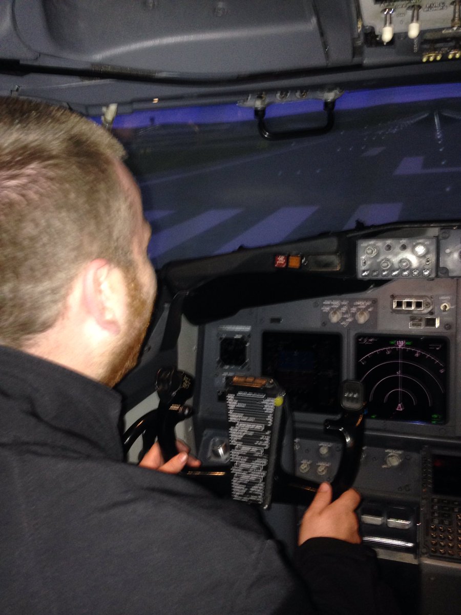 COMARFLUID's tweet image. Hydraulics on flight simulator fixed Now for full system test.Also a bit of fun #engineeringuk #boostbritain #ukmfg