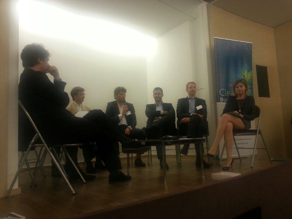fabienastic's tweet photo. @EITDigitalAccel together with @KICInnoEnergyFR to support #startups at #GreentechCBA @RalucaVataseanu https://t.co/FQP2SMrXje