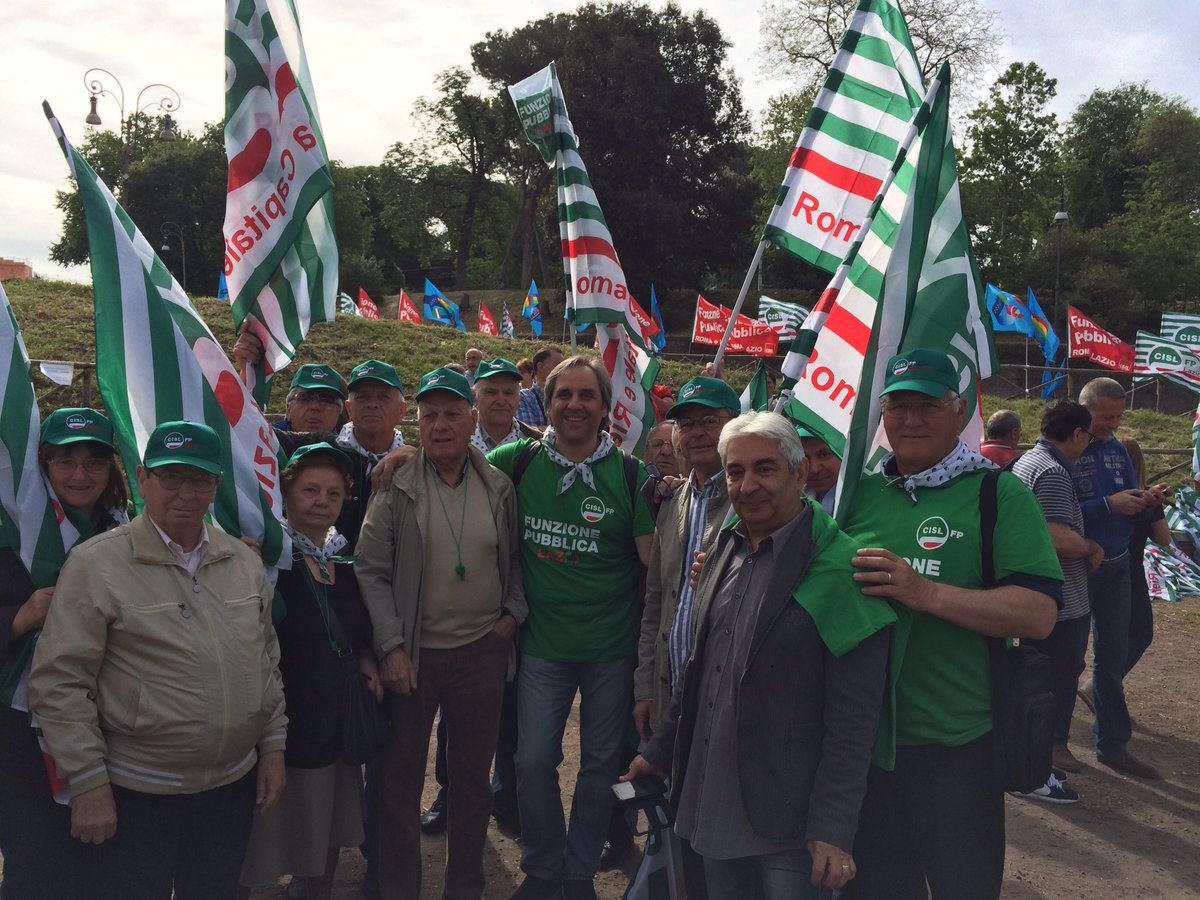 cisl_fplazio's tweet photo. Manca poco per il #ContrattoSubito ! Ultimi #preparativi ! #Roma  l'orgoglio vero siamo noi! @cislfp https://t.co/v7T4dQOHAQ
