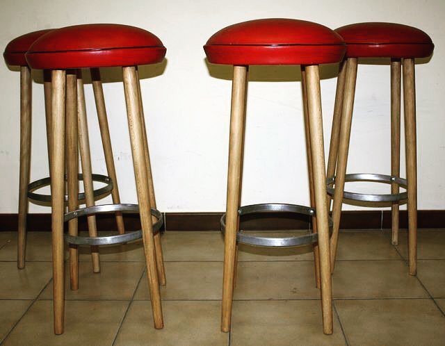 Vintiquesvof's tweet photo. New old stock german vintage bar stools #barstools #vintageseating #germanquality #germand… https://t.co/Hq6V9RBKpx https://t.co/kmNyJgVmju