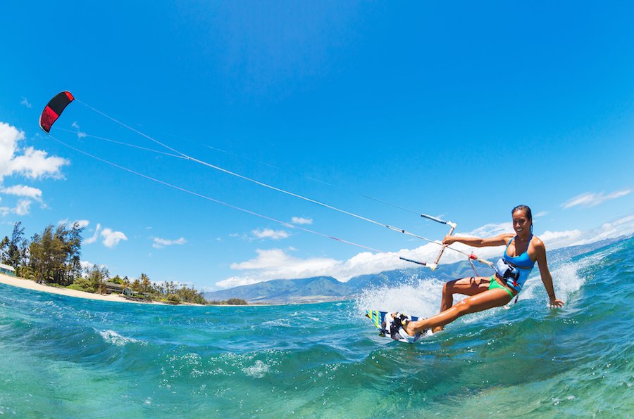 EloKiteFamily's tweet photo. Pour celles qui hésitent encore : 10 bonnes raisons de se mettre au #kitesurf https://t.co/fylJ1gZCqZ @Healthyandco https://t.co/jyaRLDn8T4