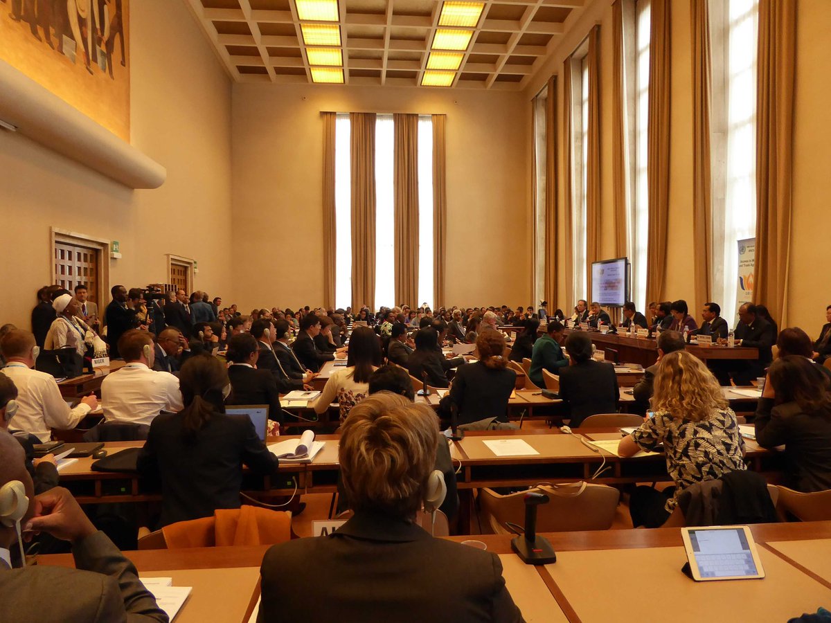 fnsip_bm's tweet image. 3e journée de discussions à l'Assemblée Mondiale de l'OMS : pour une couverture sanitaire universelle #wha69  @WHO