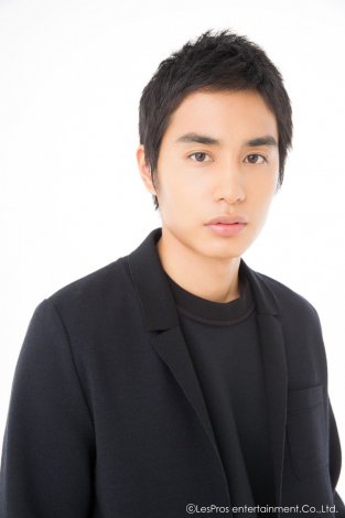 oricon's tweet photo. 中村蒼が敏腕営業マン役　7月期連ドラ『せいせいするほど愛してる』に出演 #中村蒼 @lespros_aoi #芸能 #ニュース https://t.co/odWEBXqDac https://t.co/k8oda3gQG6