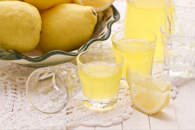 GialloZafferano's tweet image. Limoncello: il miglior modo di concludere una cena. Preparalo in casa! ricette.giallozafferano.it/Limoncello.html