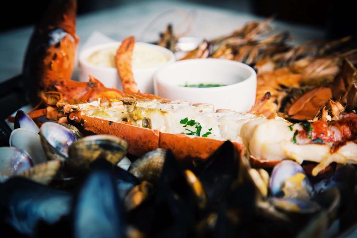 Lobster bar tweet media