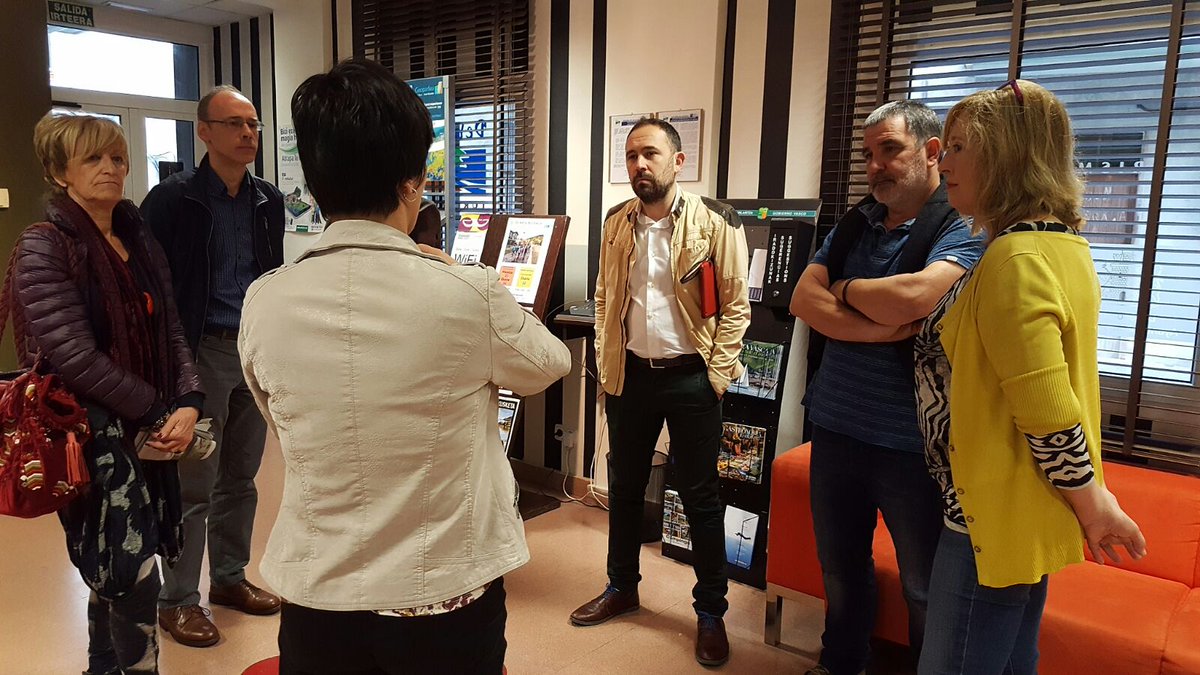 DebabarrenaTur's tweet photo. Hoy #Debabarrena recibe la visita de @DenisItxaso y @MaiteCruzado, máximos responsables de #Turismo @SnSnRegion https://t.co/MSh9m4zTok