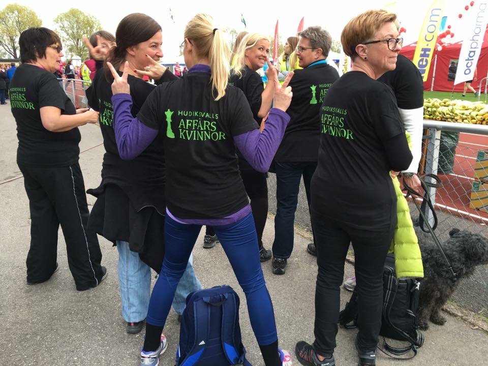 Agnethapahlin's tweet photo. Hudiksvalls Affärskvinnor på G. Avklarat Blodomloppet. Heja tjejer!!! https://t.co/O0wGs4sHFg