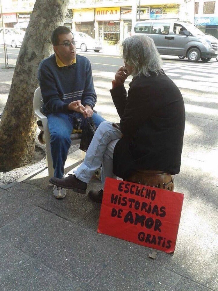BRENCH31's tweet photo. #ElPoderChilango siempre pendiente de ayudar al prójimo https://t.co/7SgYQ8lPED