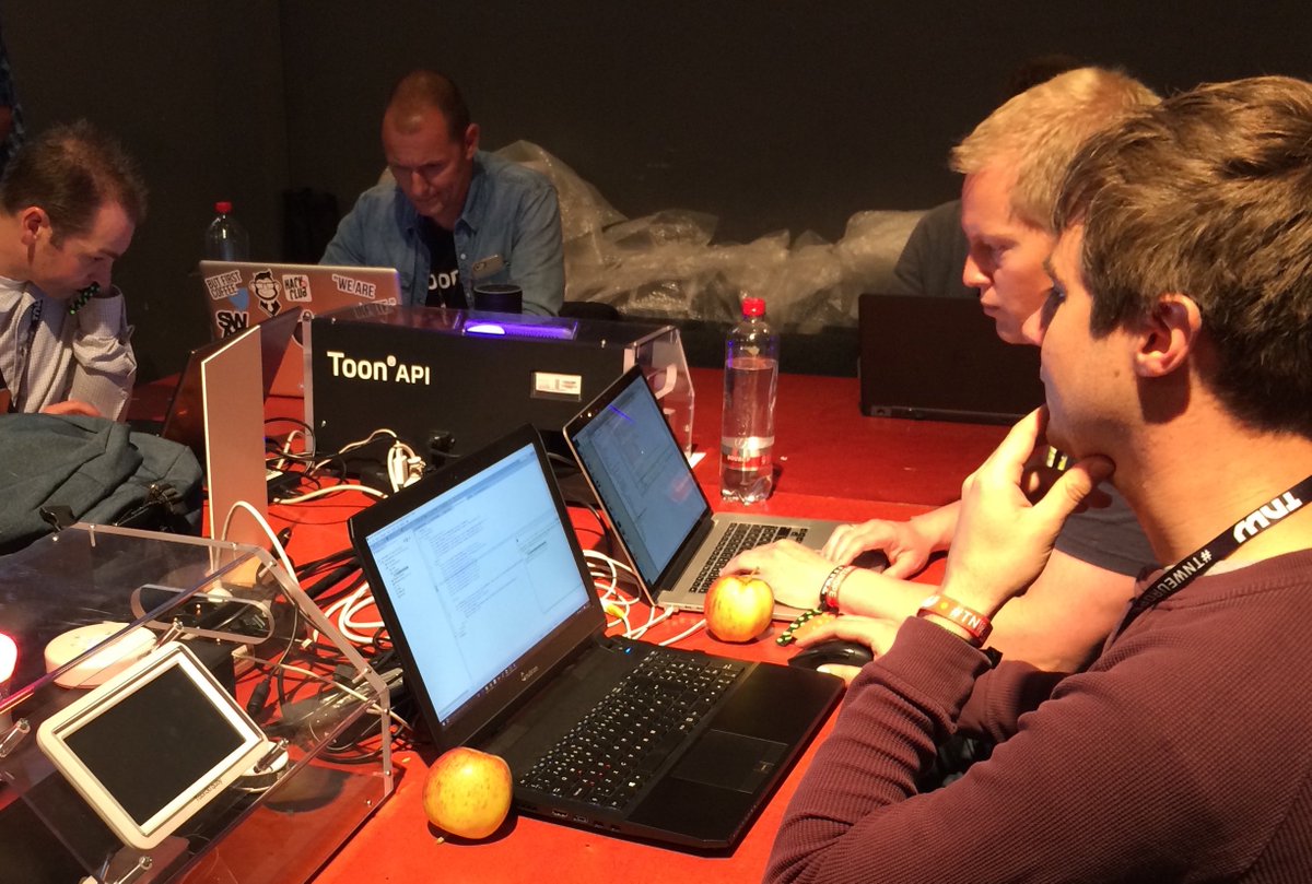tnwevents's tweet photo. 🍎 The healthy hackers of #toonapi are ready!  🍎  #TNWEurope https://t.co/jQXAsYC4Wx