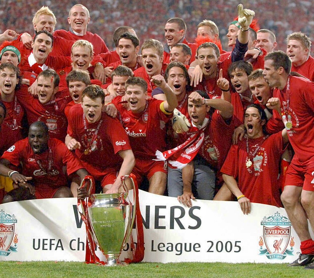 We love to remember this moment!! Happy 11th anniversary @liverpoolfc 
#may25th2005 #ChampionsLeague #Istambul 👋