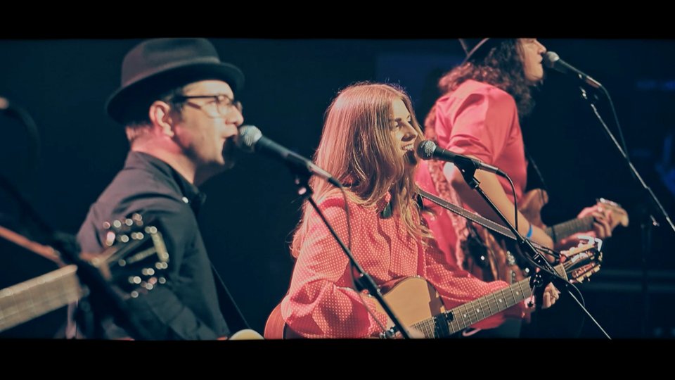 FlyMyPrettiesNZ's tweet image. Old Friend for Christchurch with @ArrowHolly, Kara Gordon, Shaun Blackwell &amp;amp; @barnabyweir youtu.be/yueQPHaD2kQ