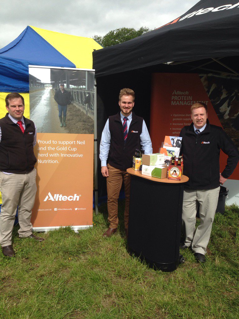 Nice day for it #nmrgoldcup <a href="/theRABDF/">RABDF</a> <a href="/AlltechUK/">Alltech UK</a>